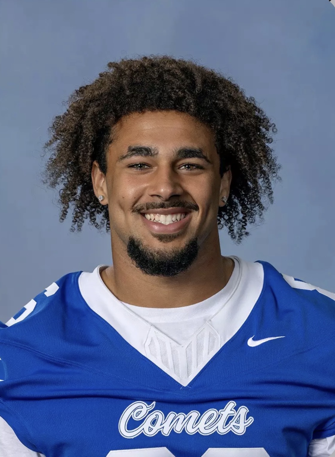 Devon Woods headshot in Mayville State Comets jersey